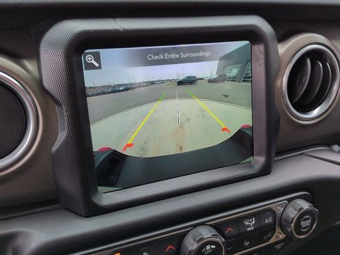 Used 2020 Jeep Gladiator Rubicon w/ Uconnect 4C Nav & Sound Group image 35