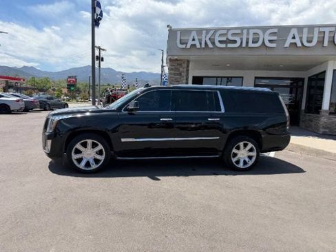 Used 2016 Cadillac Escalade Luxury AWD/4WD image 5