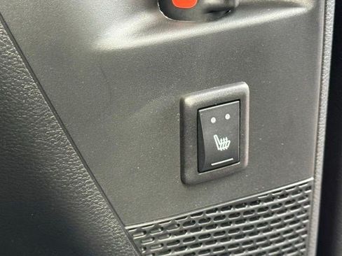 New 2027 Chrysler Pacifica Limited FWD image 41