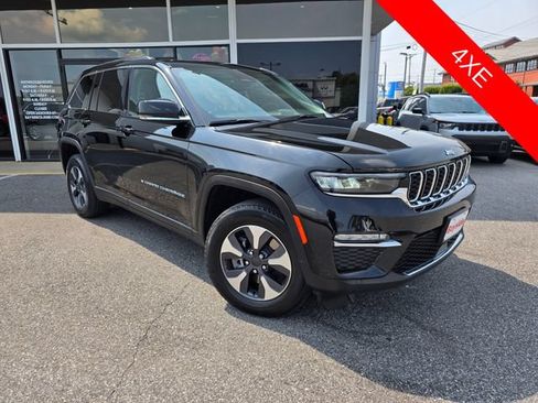 Used 2023 Jeep Grand Cherokee 4WD 4xe image 2
