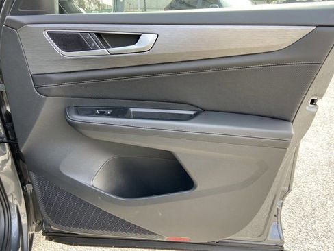 Used 2025 Volkswagen Atlas Cross Sport SE w/ Panoramic Sunroof Package image 28