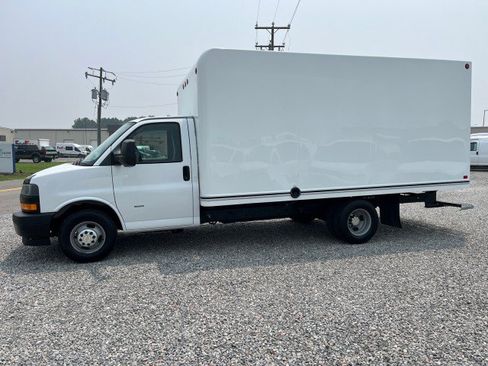 Used 2018 Chevrolet Express 3500 w/ Driver Convenience Package RWD image 1