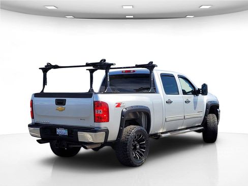 Used 2013 Chevrolet Silverado 2500 LT w/ Interior Plus Package AWD/4WD image 6