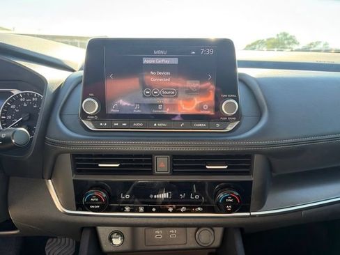 Used 2025 Nissan Rogue SV FWD image 16