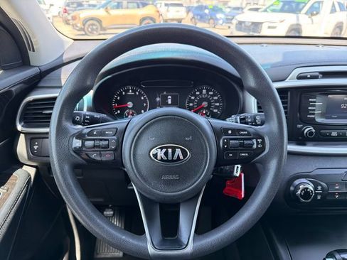 Used 2016 Kia Sorento FWD image 10
