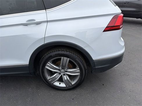 Used 2018 Volkswagen Tiguan SEL Premium image 7