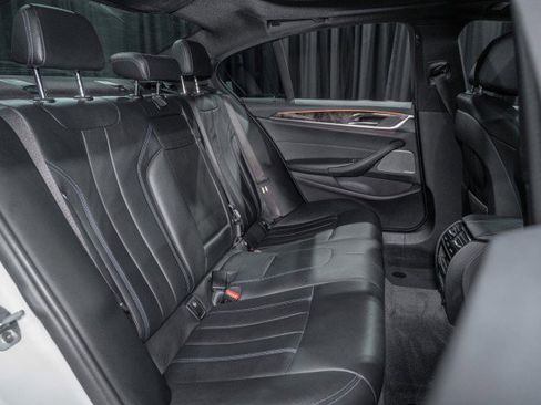Used 2019 BMW 530i image 13