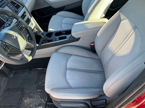 Used 2016 Hyundai Sonata SE image 18
