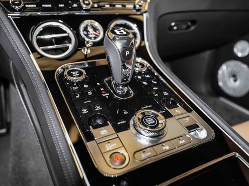 Certified 2024 Bentley Continental GT V8 AWD/4WD image 35