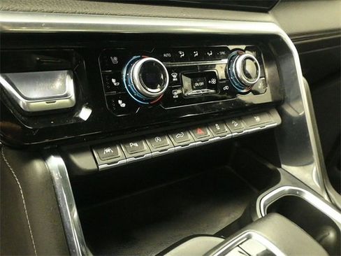 Used 2022 GMC Sierra 1500 Denali w/ Denali Reserve Package image 18