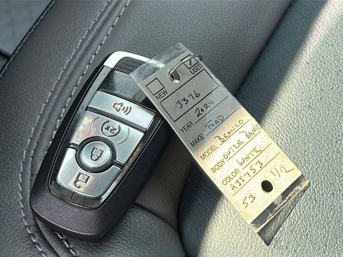 Used 2024 Ford Bronco Outer Banks image 37