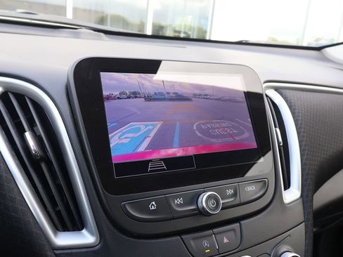 Used 2025 Chevrolet Malibu LT FWD image 24
