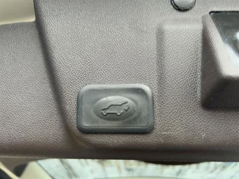 Used 2016 Buick Enclave Leather image 10