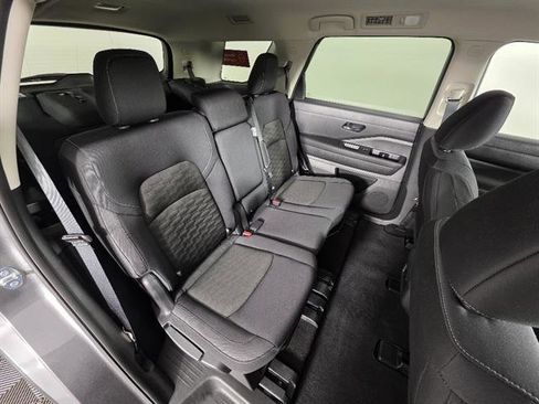 Used 2024 Nissan Pathfinder SV image 17