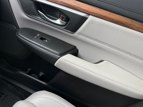 Used 2019 Honda CR-V Touring image 16
