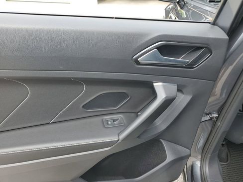 Certified 2023 Volkswagen Tiguan SE R-Line FWD image 18