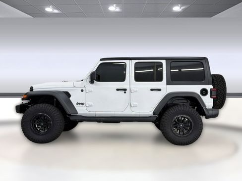 Used 2025 Jeep Wrangler Unlimited Sport AWD/4WD image 2
