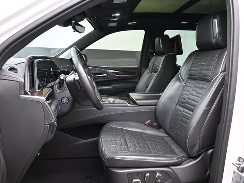 Used 2021 Cadillac Escalade Sport Platinum w/ Heavy-Duty Trailer Package AWD/4WD image 10