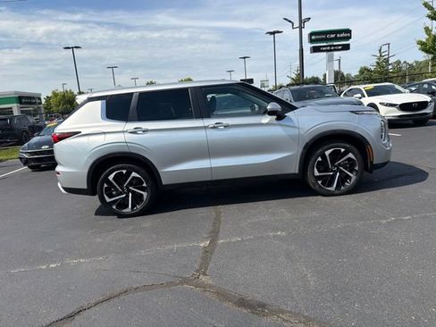 Used 2024 Mitsubishi Outlander SE AWD/4WD image 5