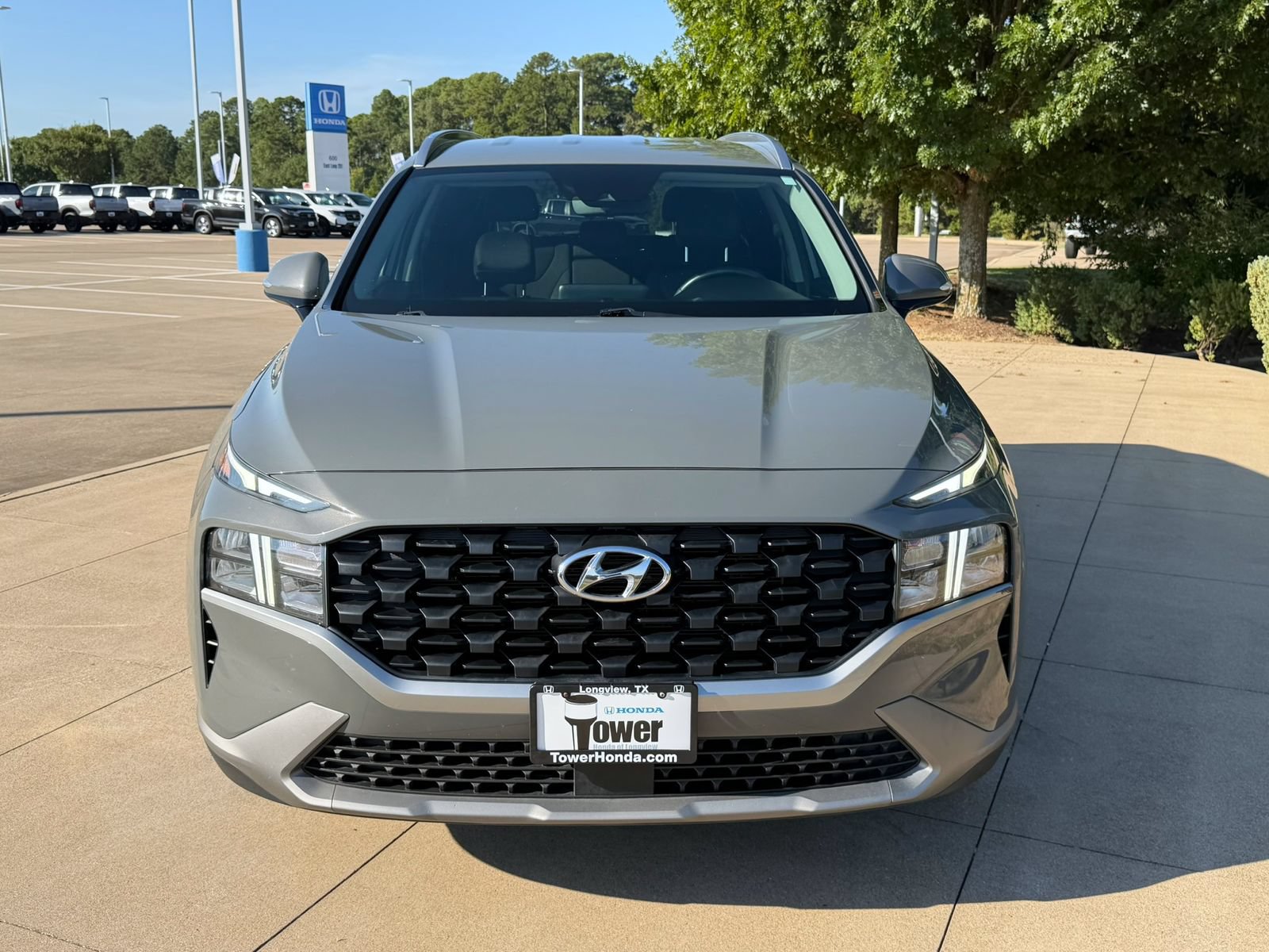Used 2023 Hyundai Santa Fe SEL FWD image 2