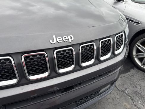 Used 2023 Jeep Compass Latitude AWD/4WD image 10