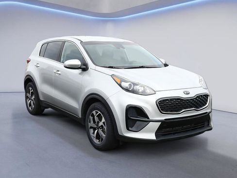 Used 2020 Kia Sportage LX image 9