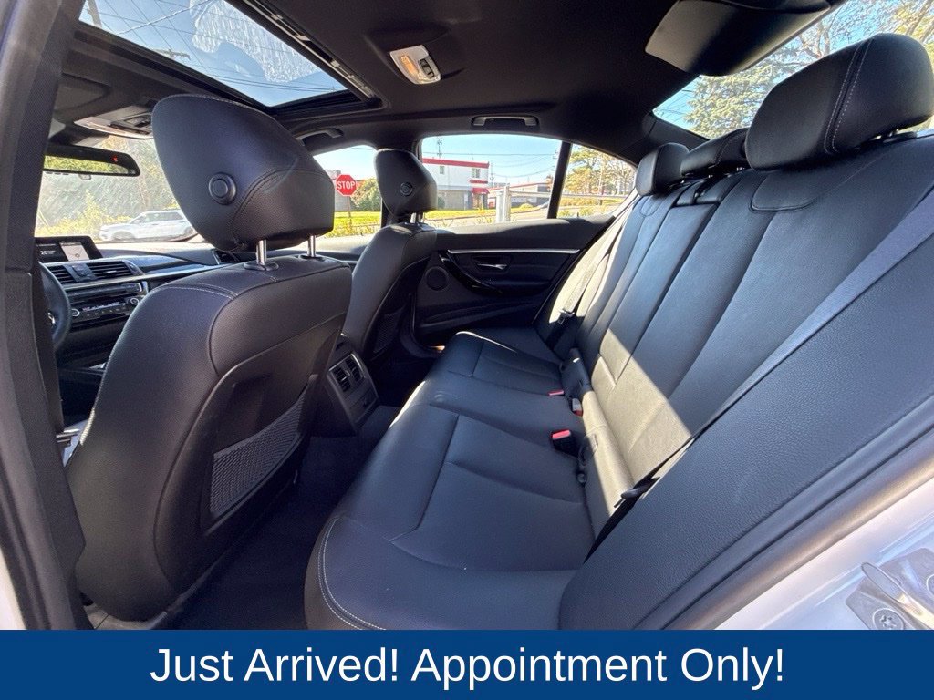 Used 2018 BMW 330i xDrive Sedan AWD/4WD image 10