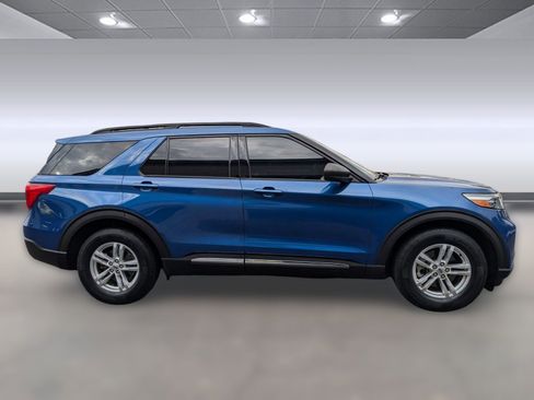 Used 2020 Ford Explorer XLT w/ Equipment Group 202A image 8