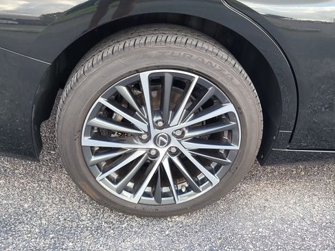 Used 2025 Lexus ES 300h w/ Premium Package FWD image 10
