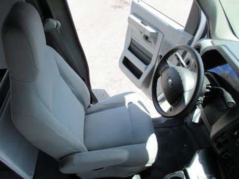 Used 2015 Ford E-350 and Econoline 350 Super Duty RWD image 10