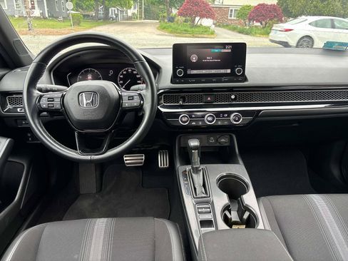 Used 2023 Honda Civic Sport image 9