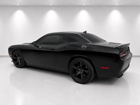 Used 2018 Dodge Challenger R/T Scat Pack w/ Leather Interior Group RWD image 5