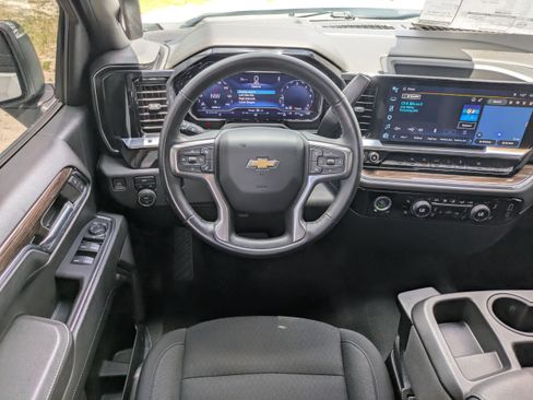 Used 2024 Chevrolet Silverado 1500 LT AWD/4WD image 15