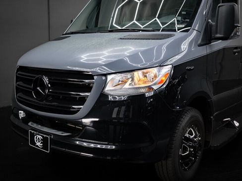 Used 2022 Mercedes-Benz Sprinter 3500 image 7