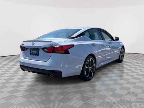 Used 2024 Nissan Altima 2.5 SR FWD image 7