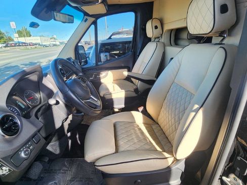 Used 2023 Mercedes-Benz Sprinter 3500 image 14