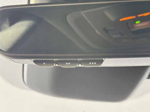 Used 2023 Toyota Crown Limited image 23