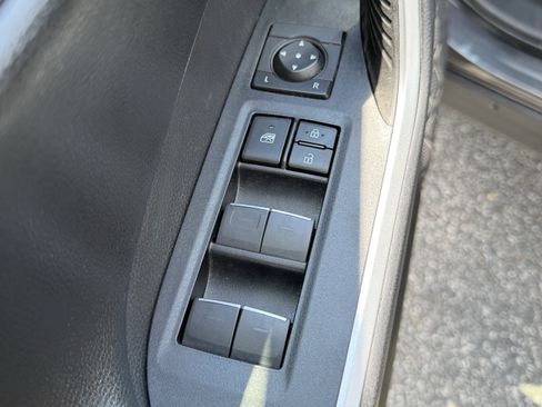 Used 2022 Toyota RAV4 XSE AWD/4WD image 15