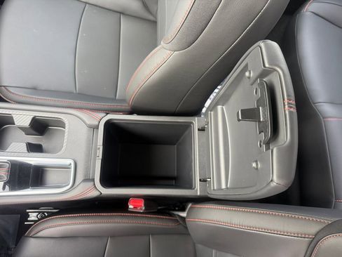 Certified 2025 Nissan Sentra SR w/ SR Premium Package image 25