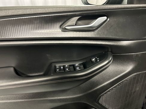 Used 2023 Jeep Grand Cherokee Laredo image 13