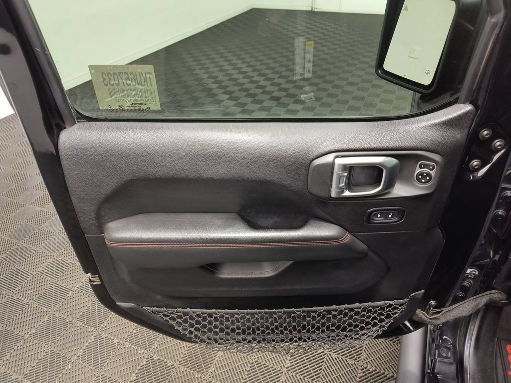 Used 2019 Jeep Wrangler Unlimited Rubicon AWD/4WD image 12