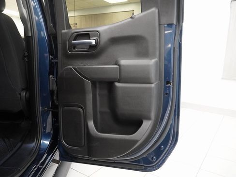 Used 2020 Chevrolet Silverado 1500 Custom w/ Custom Value Package image 25