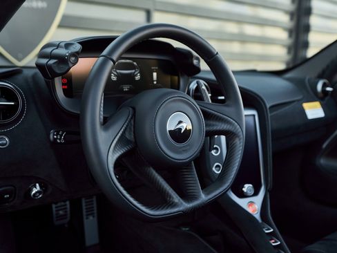 Used 2026 McLaren 750S Spider image 38