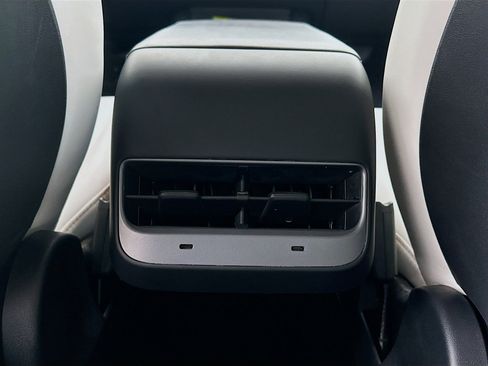 Used 2022 Tesla Model 3 Long Range image 26