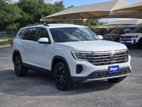 Used 2024 Volkswagen Atlas SE FWD image 3