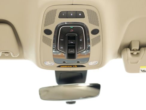 Used 2020 Bentley Bentayga Plug-In Hybrid image 53