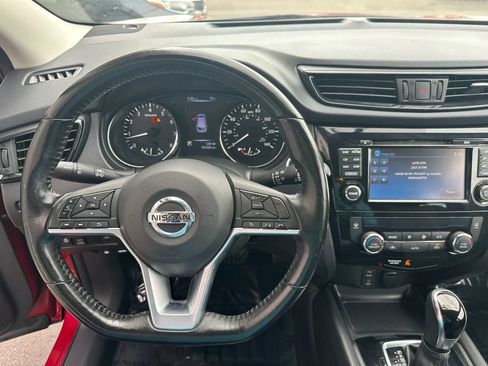 Used 2017 Nissan Rogue Sport SV w/ SV Premium Package image 10