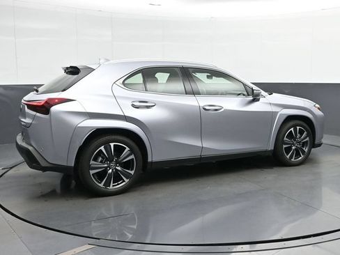 Used 2025 Lexus UX 300h AWD w/ Accessory Package (Z1) image 8