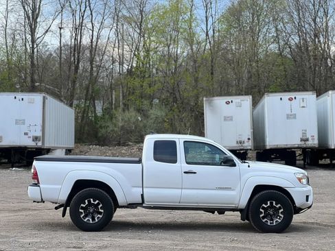 Used 2014 Toyota Tacoma 4x4 Access Cab V6 w/ SR5 Package image 7