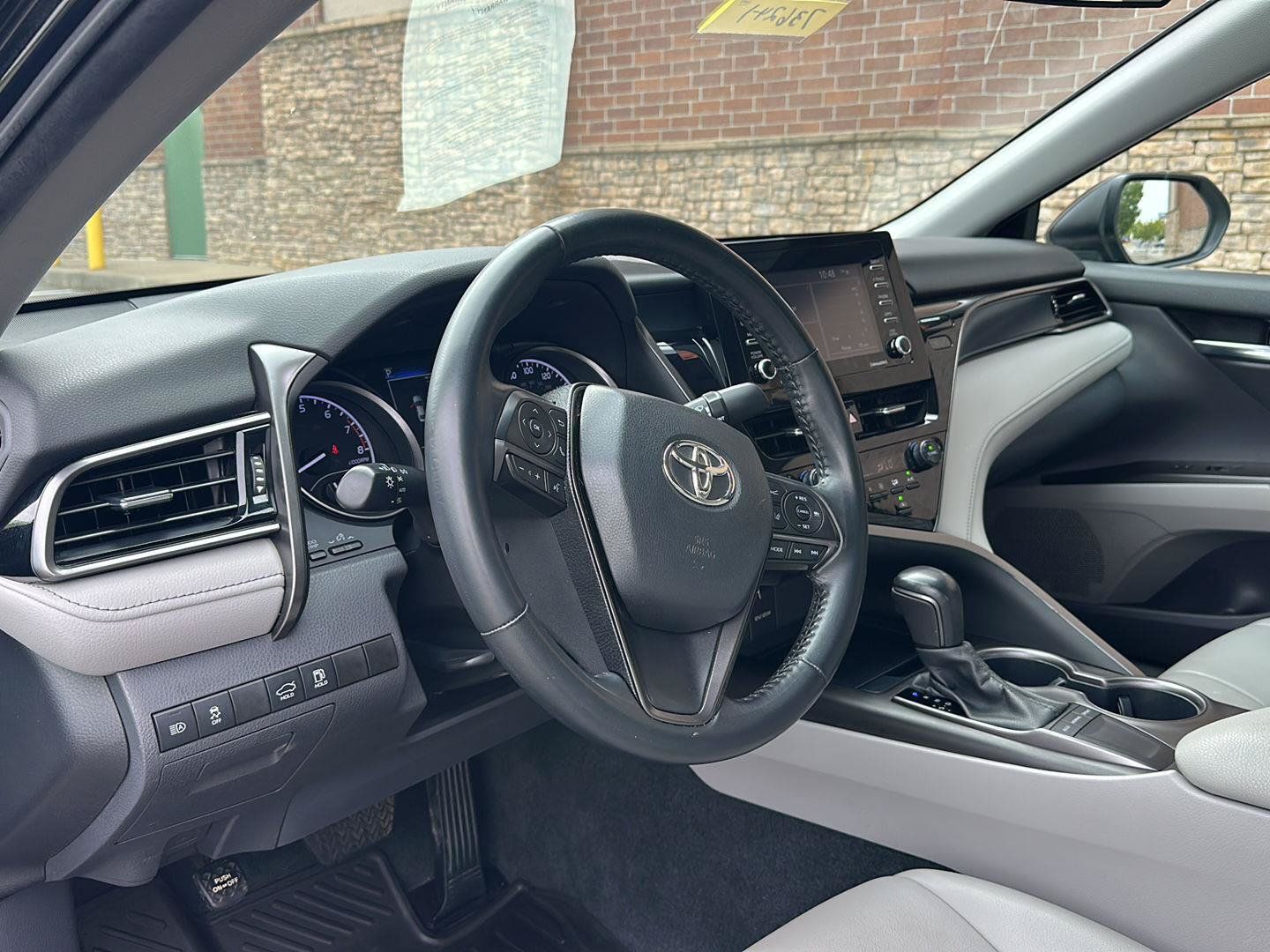 Used 2022 Toyota Camry SE FWD image 10